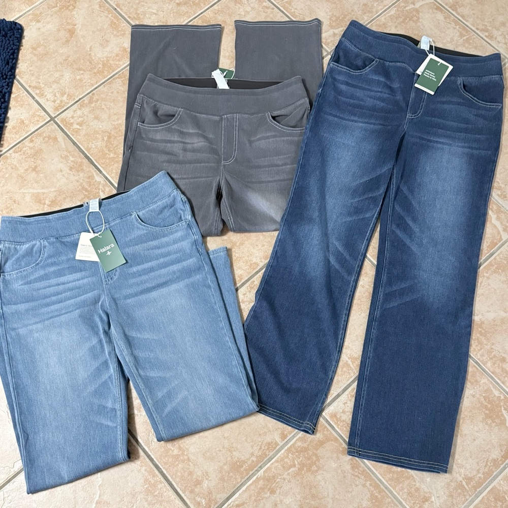 NWT Halara Flex™ High Waisted Pockets Washed Casual
Bootcut Jeans